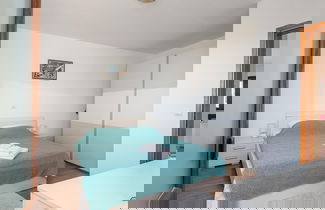 Foto 2 - Modern Apartment With Balcony and Garden