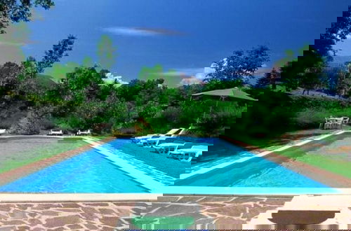 Foto 30 - Spacious Holiday Home With Swimming Pool