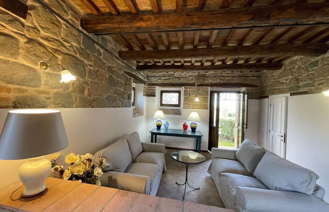 Spacious Holiday Home With Swimming Pool - Photo 19