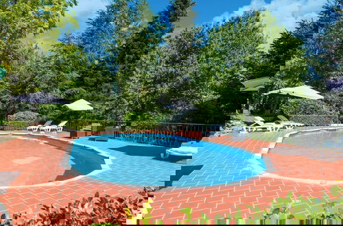 Foto 27 - Spacious Holiday Home With Swimming Pool