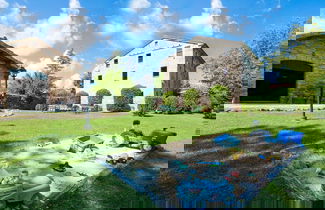 Foto 1 - Spacious Holiday Home With Swimming Pool