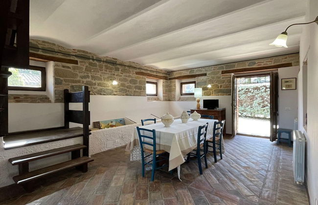 Spacious Holiday Home With Swimming Pool - Photo 33