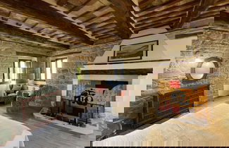 Foto 3 - Spacious Holiday Home With Swimming Pool