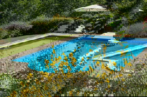 Foto 28 - Spacious Holiday Home With Swimming Pool
