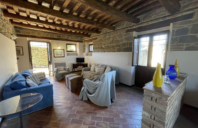 Spacious Holiday Home With Swimming Pool - Photo 15