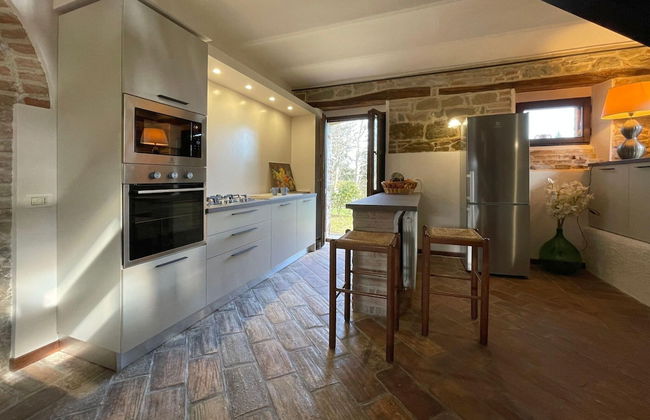 Spacious Holiday Home With Swimming Pool - Photo 35