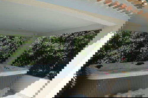 Foto 29 - Modern Holiday Home With Private Pool and Garden