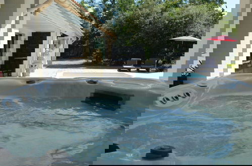 Foto 28 - Modern Holiday Home With Private Pool and Garden
