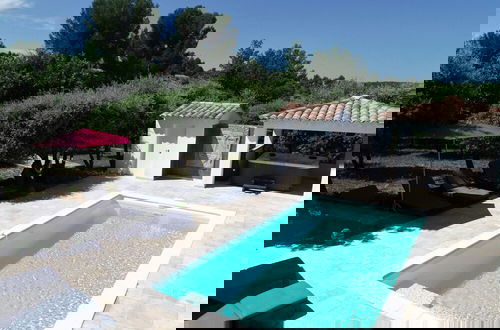 Foto 20 - Modern Holiday Home With Private Pool and Garden