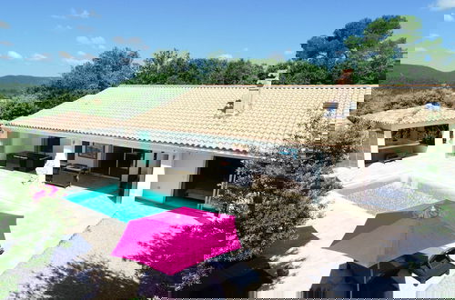 Foto 1 - Modern Holiday Home With Private Pool and Garden
