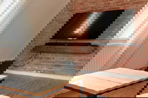 Foto 10 - Inviting Apartment Near Lake