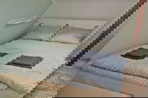 Foto 5 - Inviting Apartment Near Lake