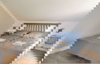 Foto 2 - Inviting Apartment Near Lake