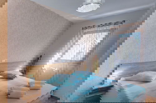 Foto 5 - Spacious Home With Private Terrace and Garden