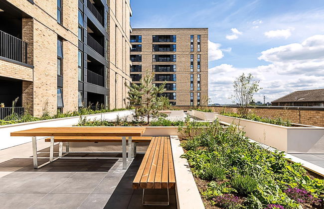 Contemporary Two Bedroom Apartment - Foto 25