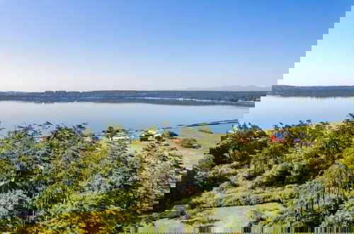 Photo 20 - Penn Cove Overlook by Avantstay Cabin w/ Views