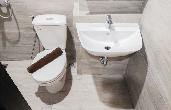 Restful And Cozy Stay Studio With Balcon At Collins Boulevard Apartment - Foto 9