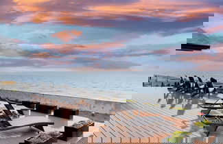 Foto 2 - Oceanfront w/ Game Room, Fire Pit, Panoramic Views Angels Landing by Avantstay