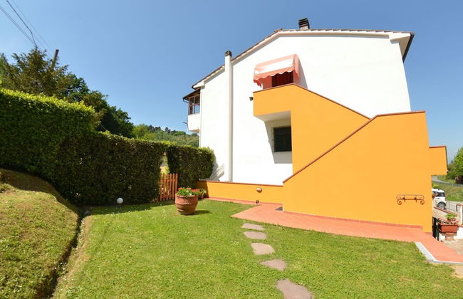 Holiday Home in Lucca With Pool & Garden - Foto 1