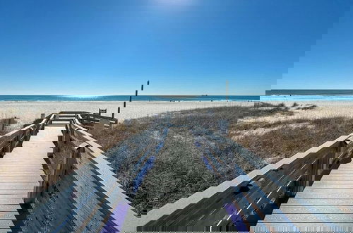 Foto 19 - Stylish Beachfront Retreat ~ Gulf Views ~ Pools!