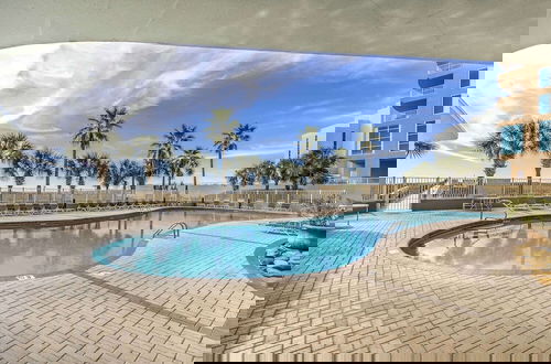 Foto 7 - Stylish Beachfront Retreat ~ Gulf Views ~ Pools!