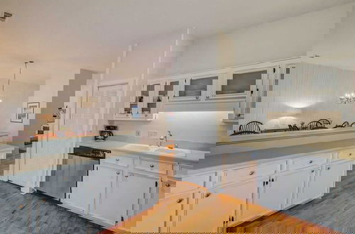 Foto 5 - 75 Grand Pavilion by Avantstay Steps From Beach + 2 Community Pools
