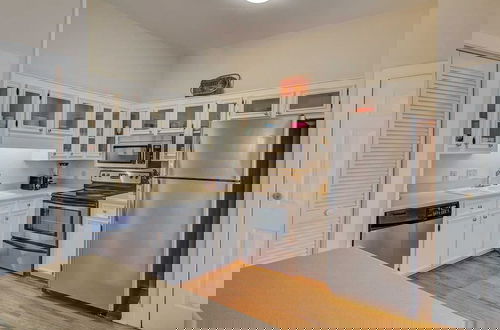 Foto 4 - 75 Grand Pavilion by Avantstay Steps From Beach + 2 Community Pools