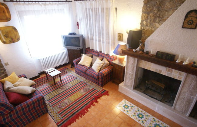 Charming Cottage With Panoramic Pool - Photo 9
