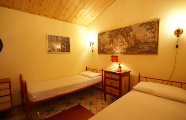 Charming Cottage With Panoramic Pool - Photo 3