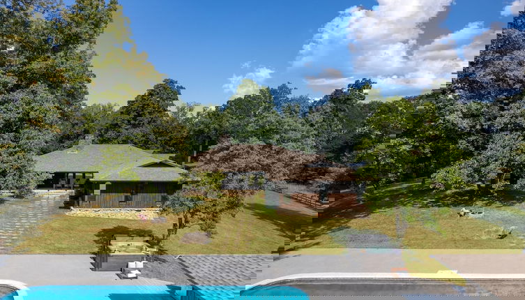 Foto 1 - Amber Lodge by Avantstay Pool, Firepit, Sauna