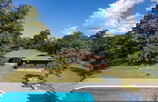 Foto 1 - Amber Lodge by Avantstay Pool, Firepit, Sauna