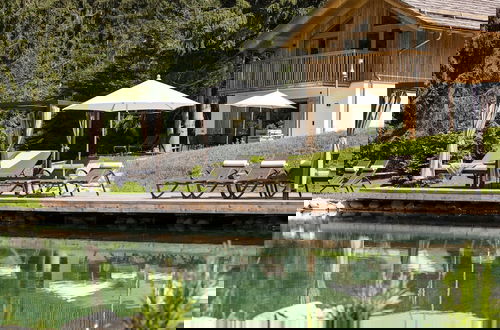 Foto 15 - Nice Chalet in Wolting With Natural Swimming Pond