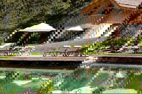 Foto 16 - Nice Chalet in Wolting With Natural Swimming Pond