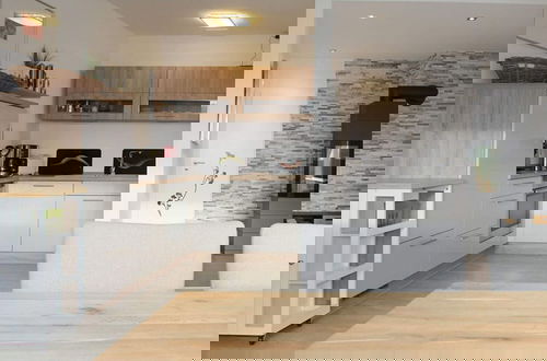 Foto 1 - Penthouse Apartment With Pool