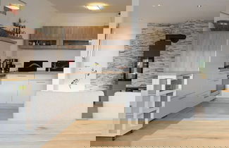 Foto 1 - Penthouse Apartment With Pool