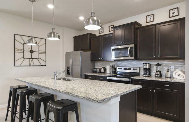 Relax in Style Pool, Resort Amenities, Near Disney - Photo 15