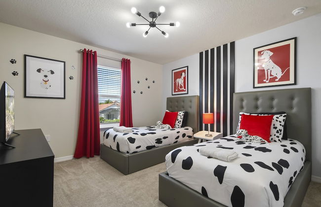 Relax in Style Pool, Resort Amenities, Near Disney - Photo 2