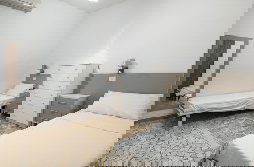 Photo 6 - Piazza de' Calderini Apartment