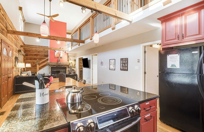 Red Cedar by Avantstay Cabin w/ Hot Tub + Views! - Photo 28