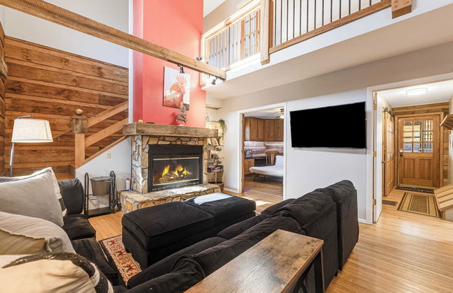 Red Cedar by Avantstay Cabin w/ Hot Tub + Views! - Photo 35