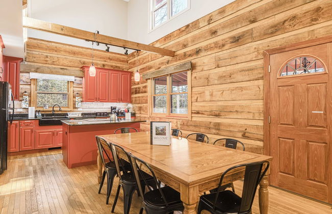 Red Cedar by Avantstay Cabin w/ Hot Tub + Views! - Photo 26