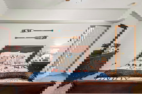 Foto 42 - Mews Mountain House by Avantstay Walk to Beach, Hot Tub, Game Room