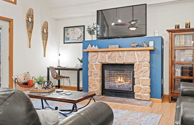 Mews Mountain House by Avantstay Walk to Beach, Hot Tub, Game Room - Foto 2