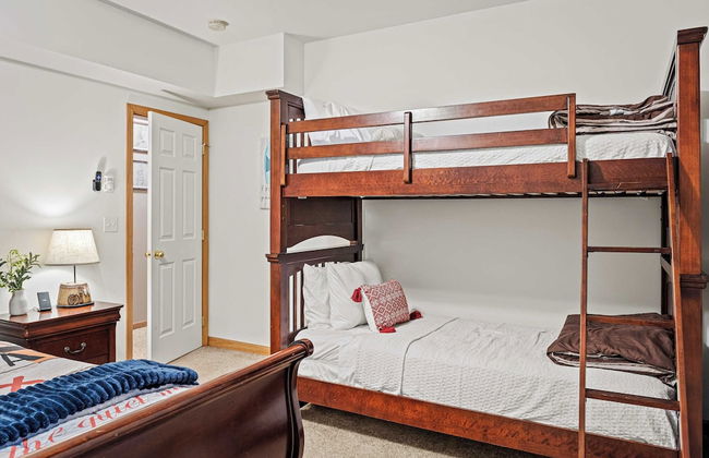 Mews Mountain House by Avantstay Walk to Beach, Hot Tub, Game Room - Foto 43