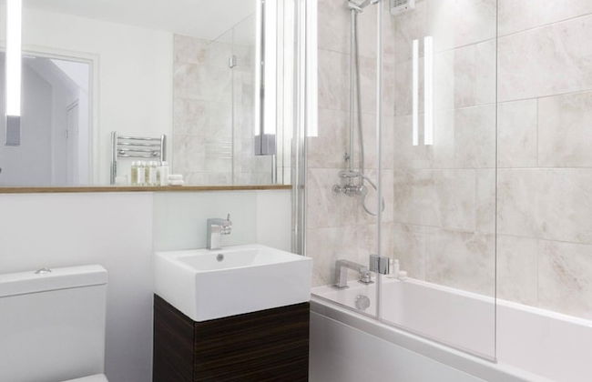 Gironde Road by Onefinestay - Photo 10