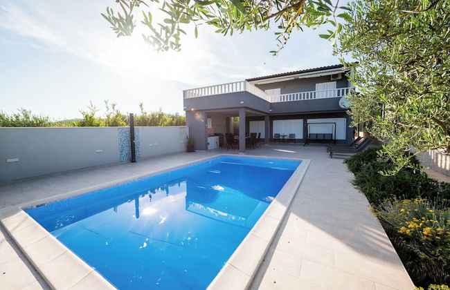 Beachfront Villa Mihovil With Direct Beach Access - Foto 1