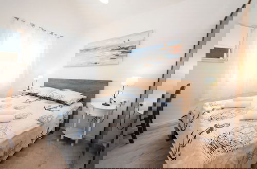 Foto 5 - Beachfront Villa Mihovil With Direct Beach Access