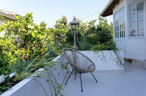 Photo 5 - Serenity Cottage House-garden Haven Near the Beach