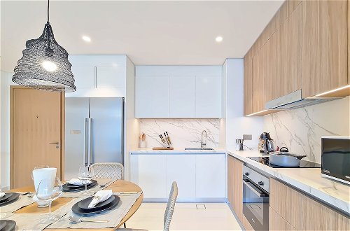 Photo 10 - Stylish 2BR in Emaar Beach Front w/ Private Beach