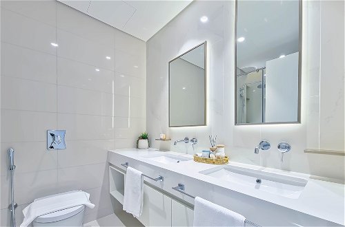 Photo 22 - Stylish 2BR in Emaar Beach Front w/ Private Beach